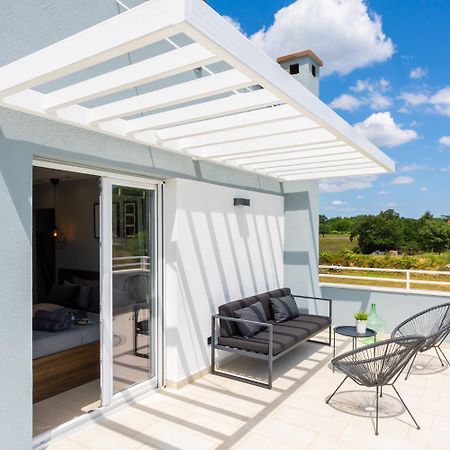 Villa Ovis Peresiji Экстерьер фото