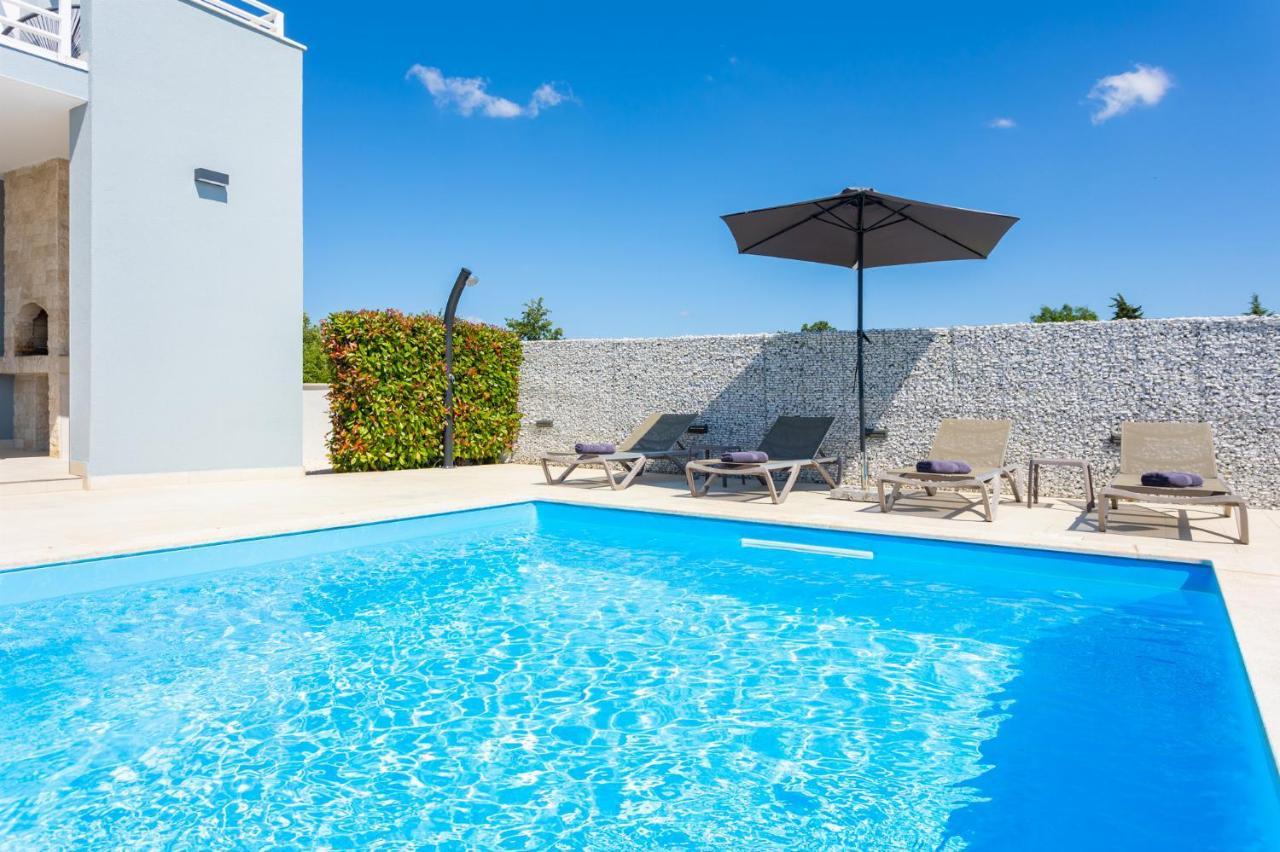 Villa Ovis Peresiji Экстерьер фото