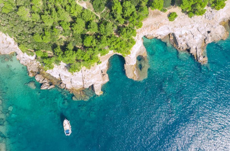 Villa Ovis Peresiji Экстерьер фото